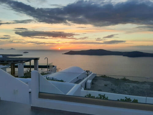 vitsentzos-suites-santorini-accommodation-12