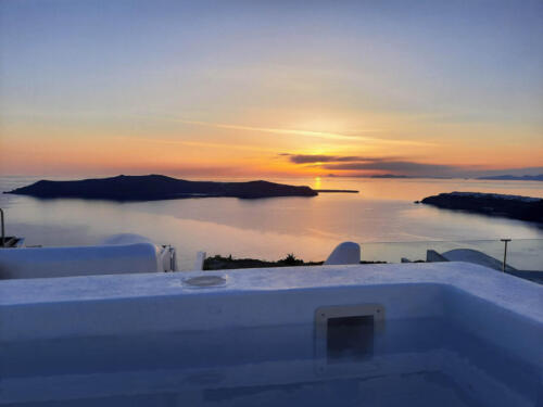 vitsentzos-suites-imerovigli-santorini-deluxe-10