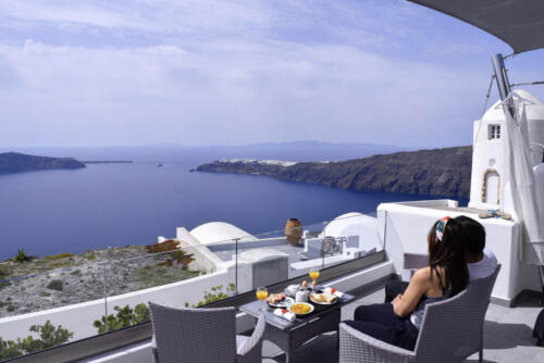 vitsentzos-suites-imerovigli-santorini-deluxe-4
