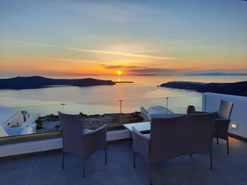 vitsentzos-suites-imerovigli-santorini-deluxe-5
