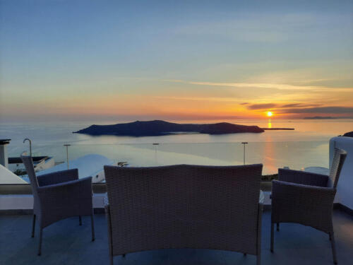 vitsentzos-suites-imerovigli-santorini-deluxe-6