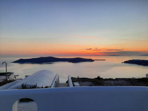 vitsentzos-suites-imerovigli-santorini-deluxe-9