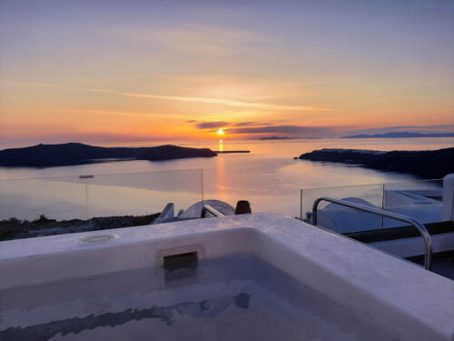 vitsentzos-suites-imerovigli-santorini-honeymoon-16